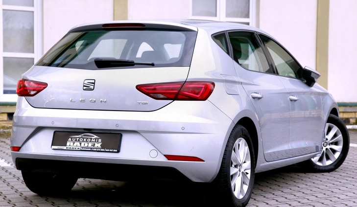 Seat Leon cena 74999 przebieg: 16000, rok produkcji 2019 z Przedecz małe 596